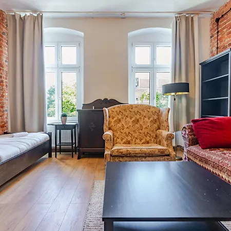 Industrial Brick Style By Bookinghost Lejlighed Gliwice