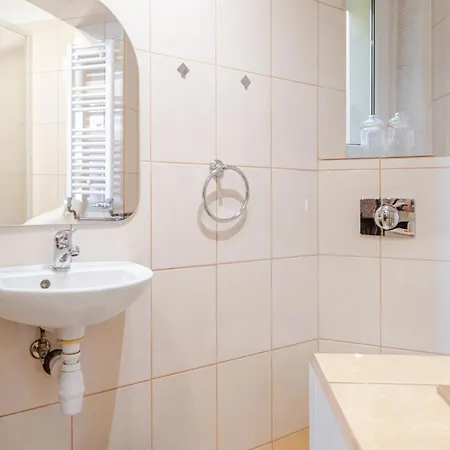 Industrial Brick Style By Bookinghost Lejlighed